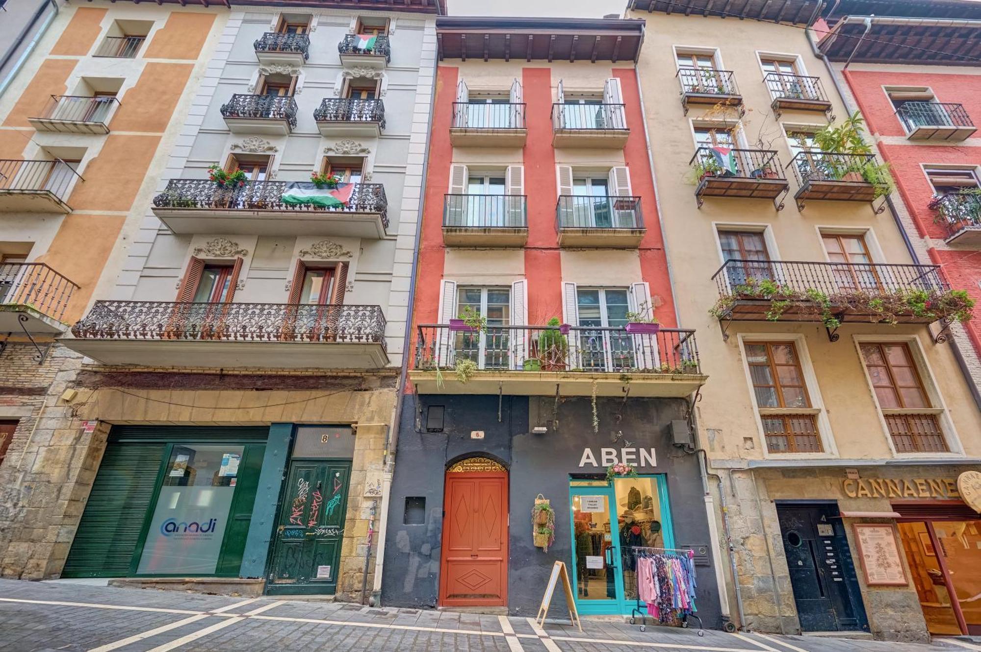 Curia 6 By Clabao Apartment Pamplona Bagian luar foto