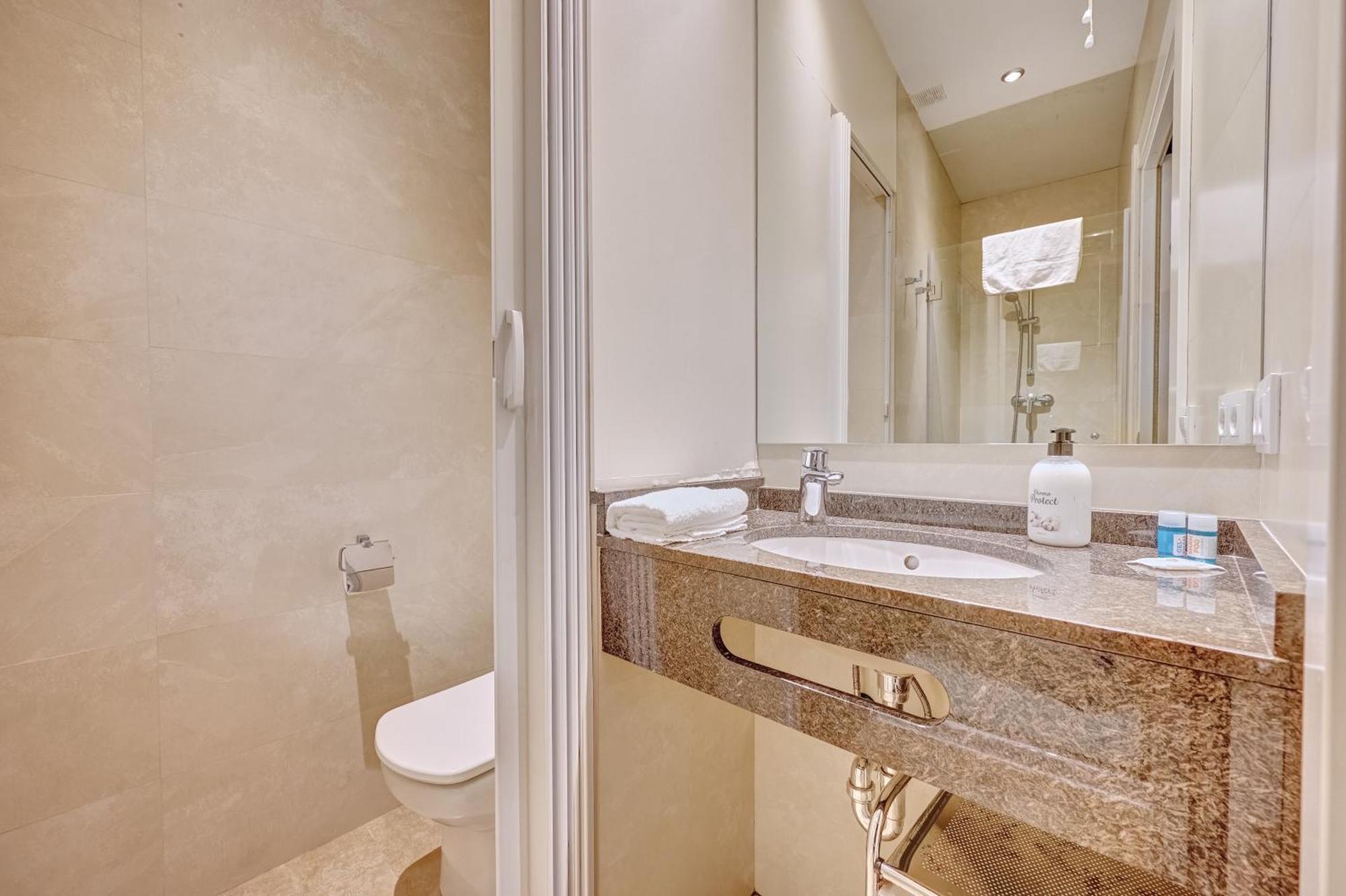 Curia 6 By Clabao Apartment Pamplona Bagian luar foto